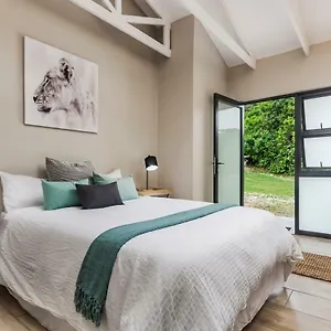 https://port-elizabeth-country-getaway-deer-park-estate.port-elizabeth-hotel.com