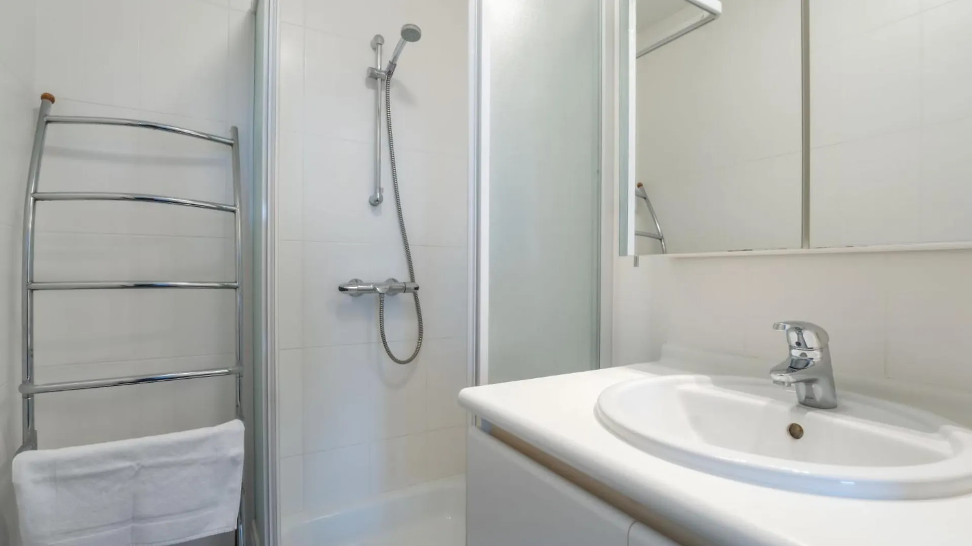 Apartment Residentie Zeeparel By Interhome ブレーデネ